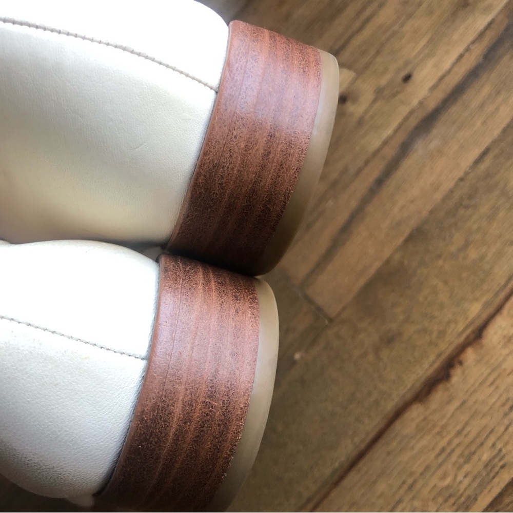 FRYE - Picture 5 of 16